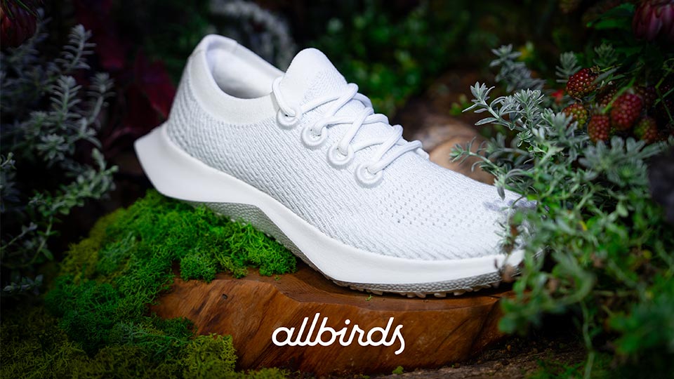 弾むクッション、優れた通気性のスニーカー。 さあ、自然と一緒