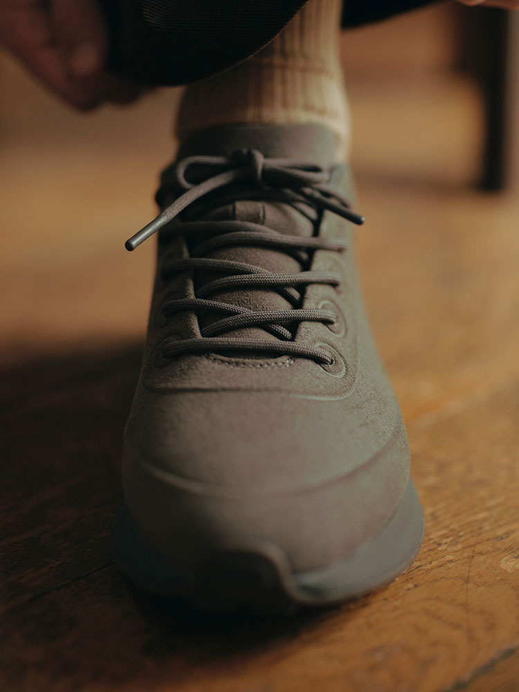 レザーを超える、新しい選択。