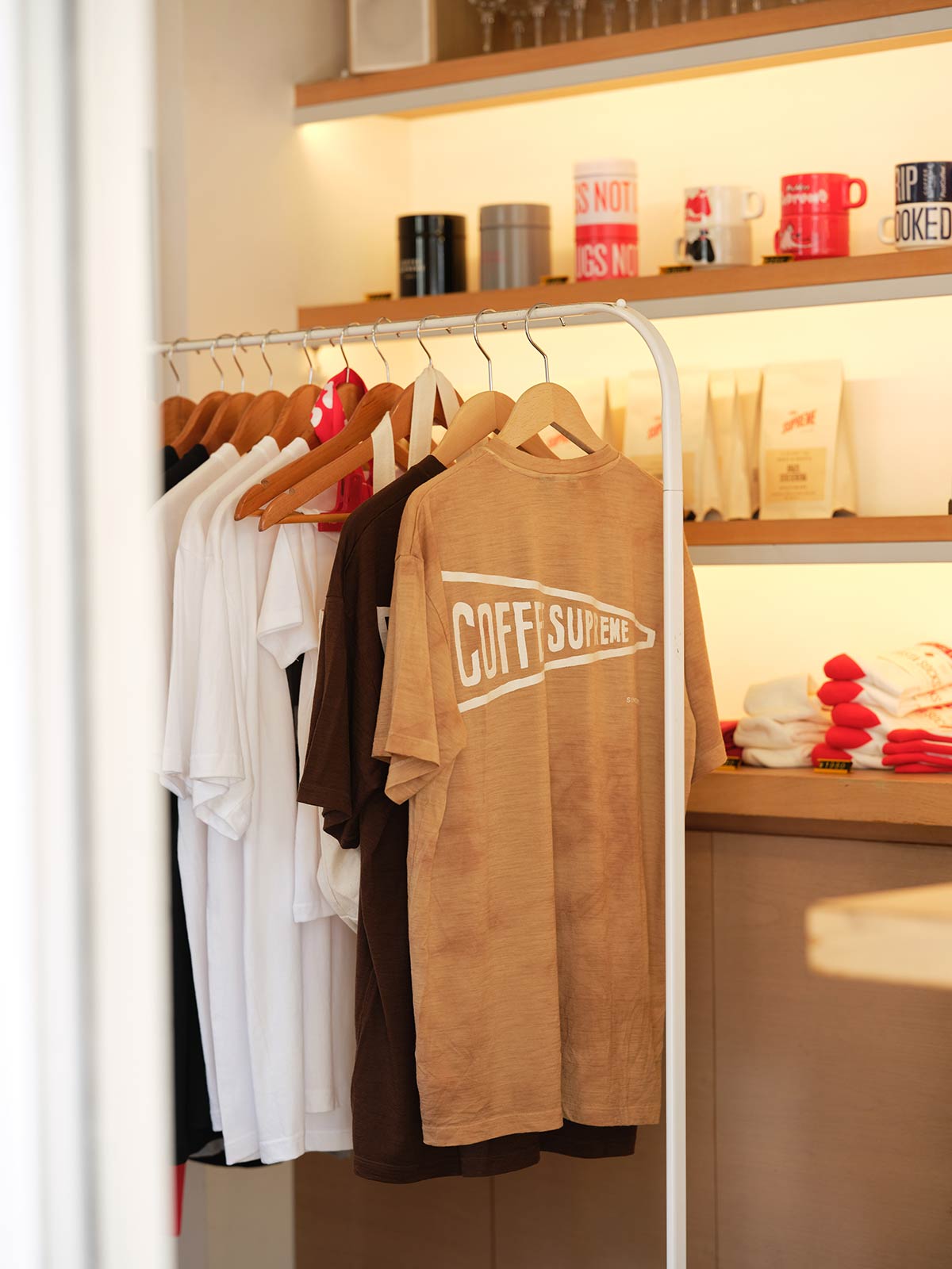 Coffee Supremeのアイスドリンクにヒントを得たカラーとデザイン