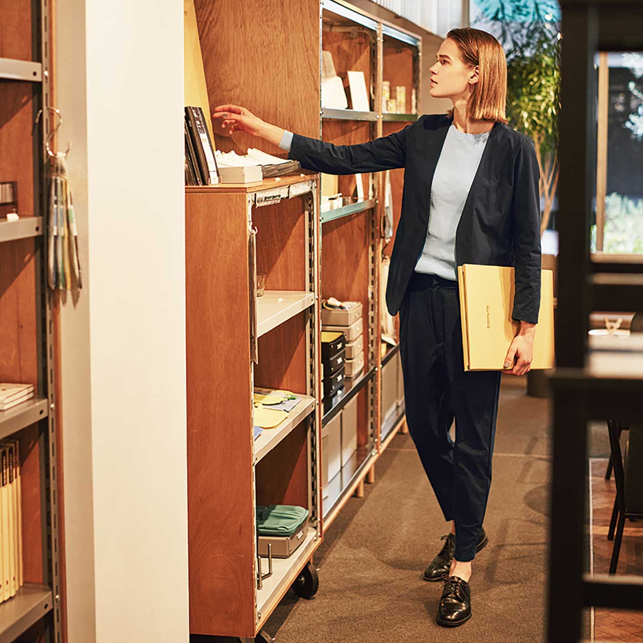 STRETCH LIGHT SLACKS