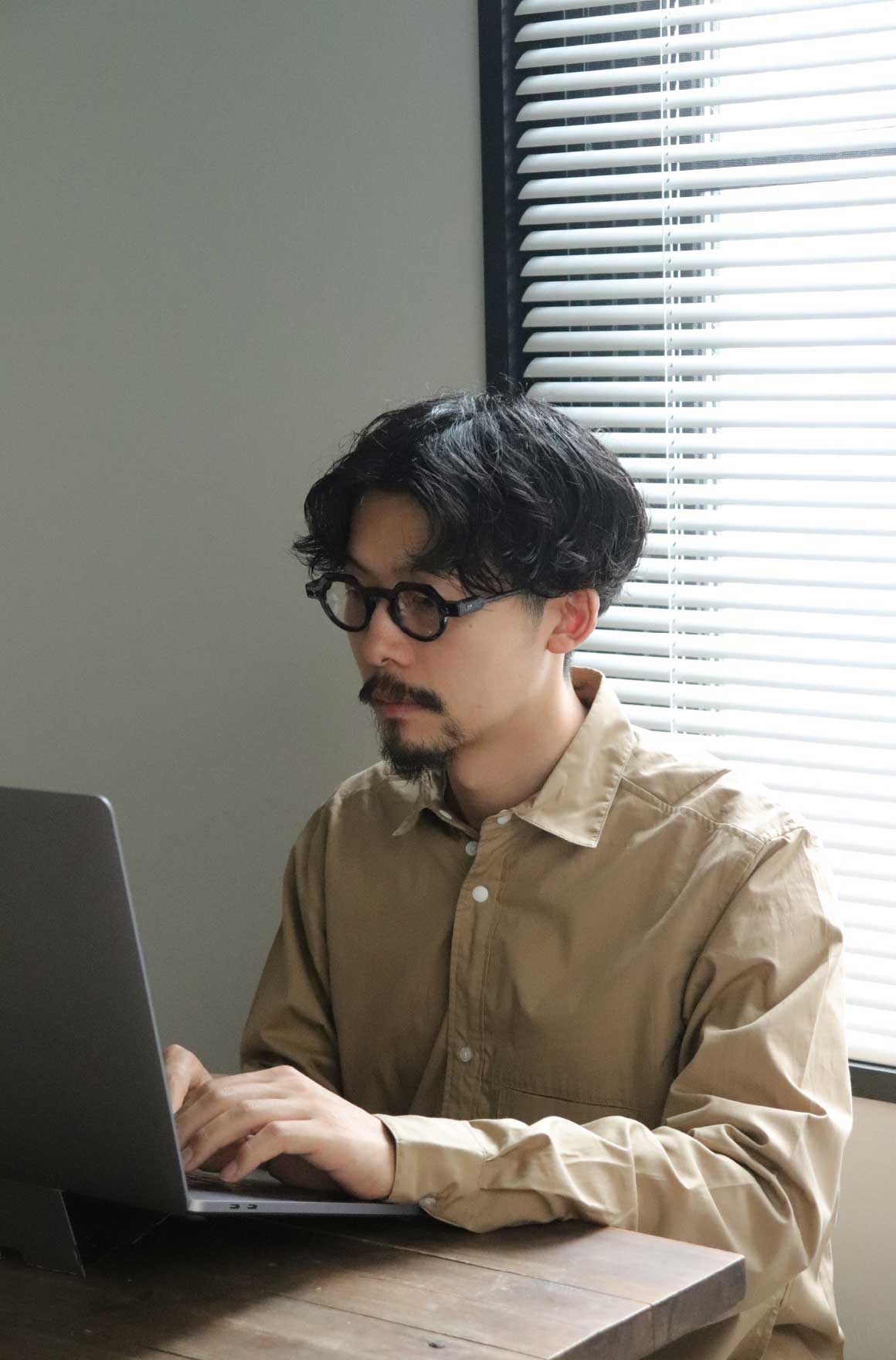 REGULAR COLLAR SHIRT