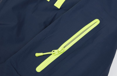 左身頃裏パスケースポケット