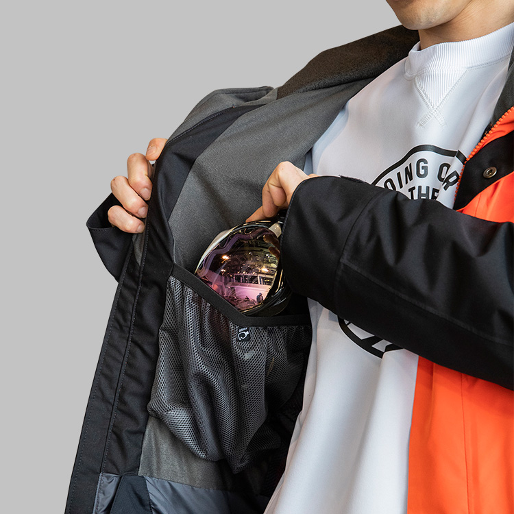 ゴーグルポケット