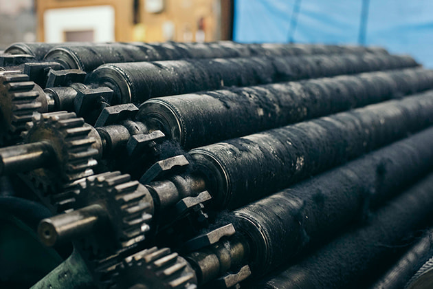 画像：ウールを蘇らせる反毛という作業