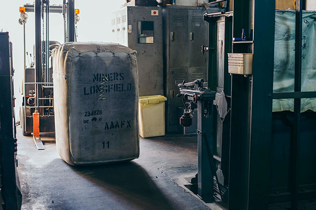 画像：ウールを蘇らせる反毛という作業