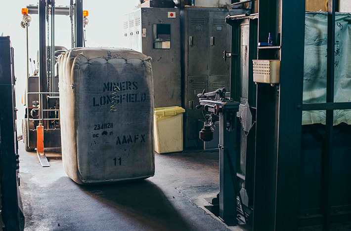 画像：ウールを蘇らせる反毛という作業