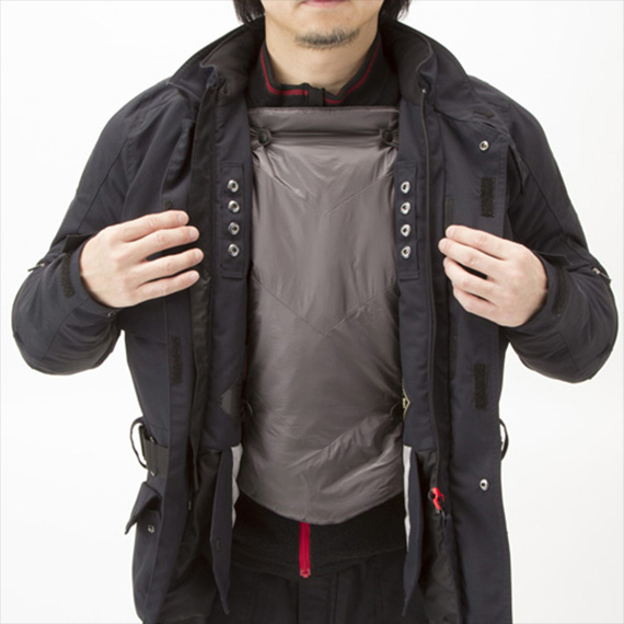 ④防寒インナーフラップ