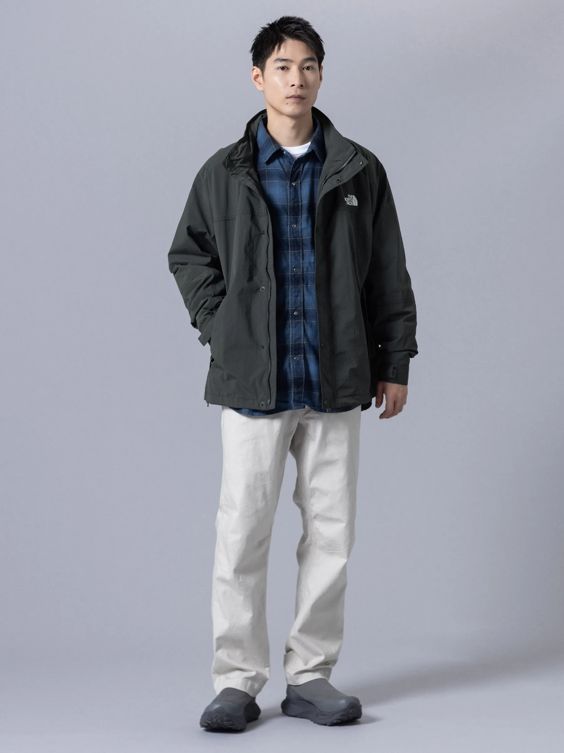 HYDRENA WIND JACKETの着用写真