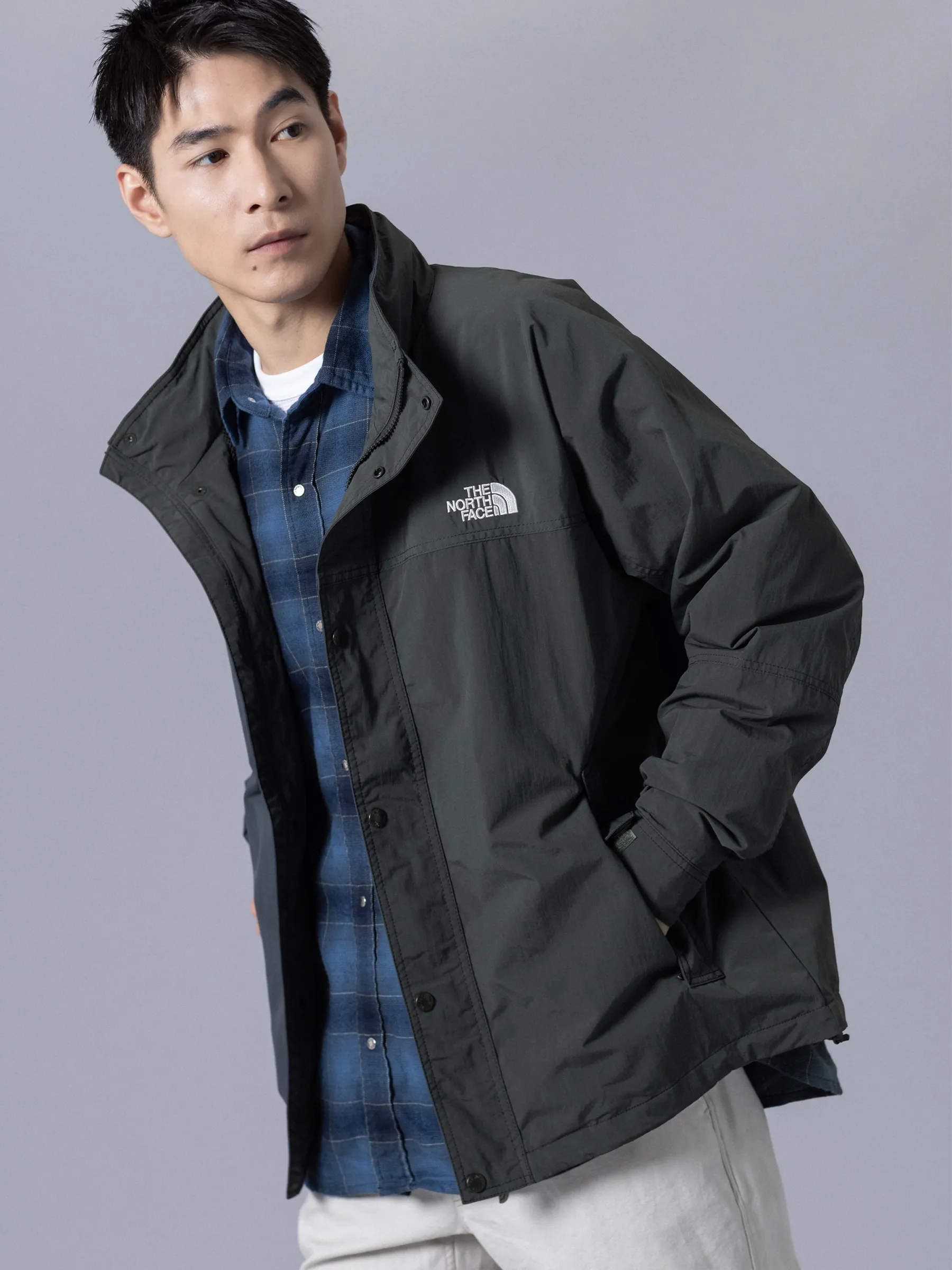 HYDRENA WIND JACKETの着用写真