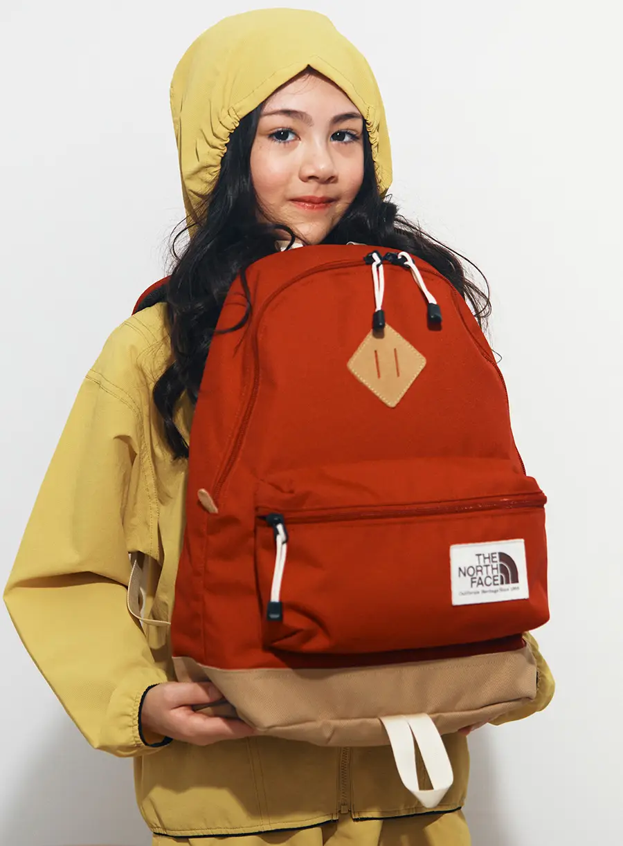 THE NORTH FACE KIDS ON FIELD