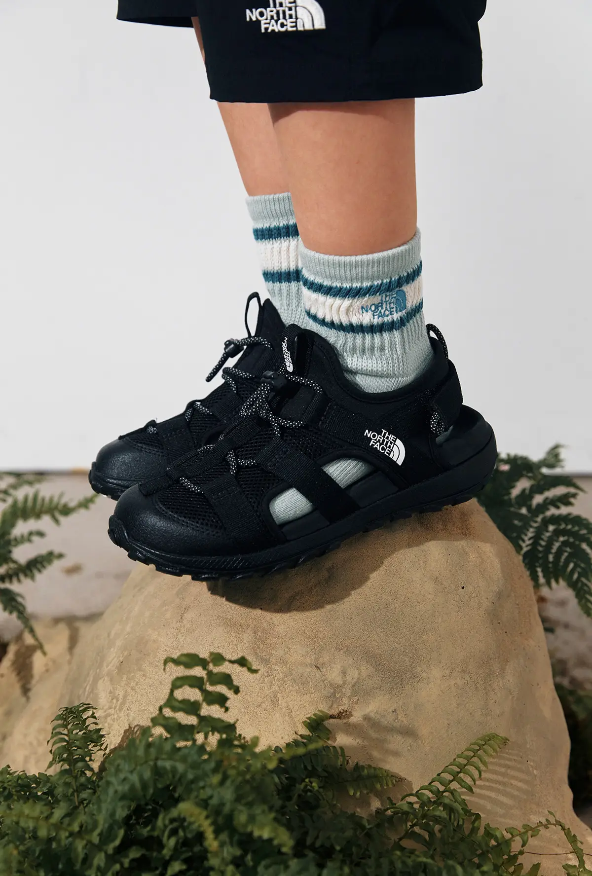 THE NORTH FACE KIDS IN WATER