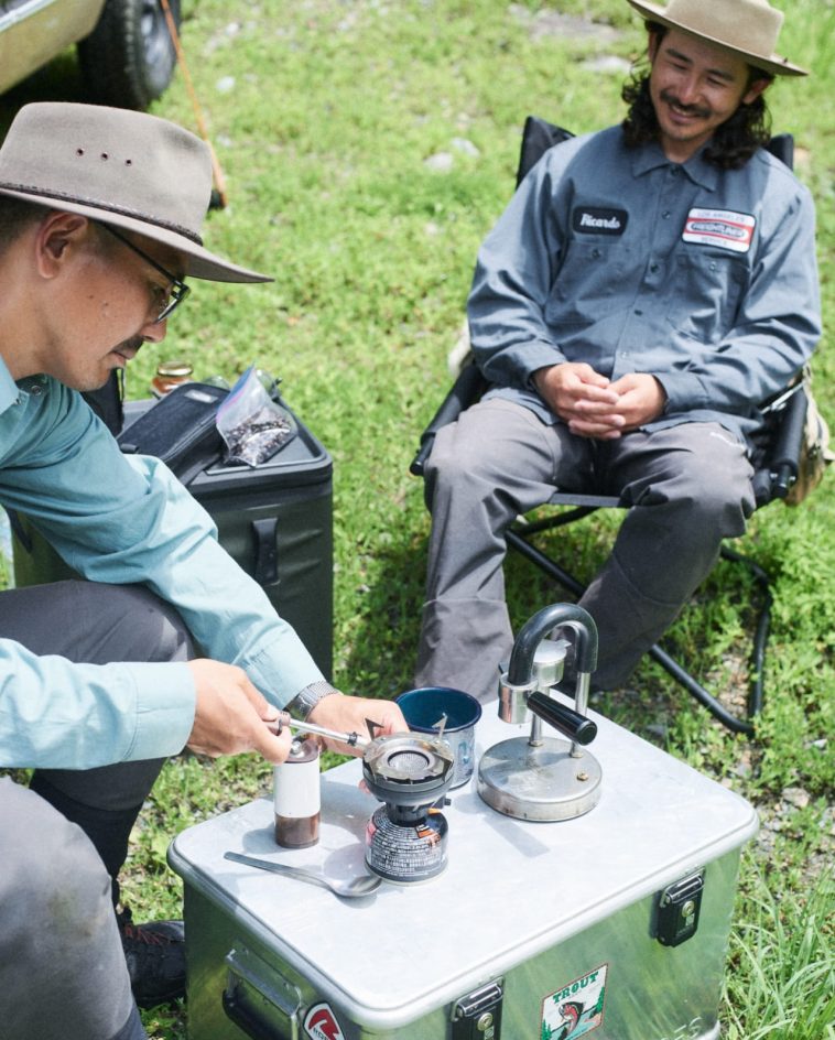 釣りの合間の小休止は<br />
淹れ立てのカフェアメリカーノで