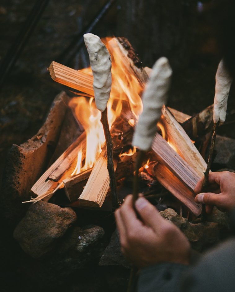 3焚き火とともに、<br />
シンプルに最大限楽しむ